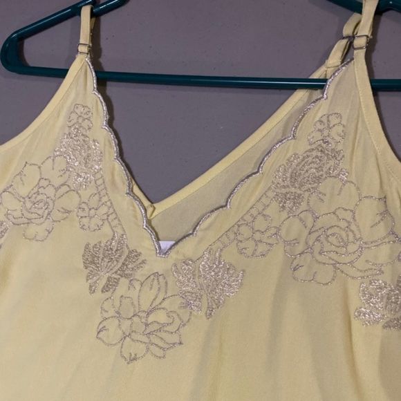 MAURICES Yellow & Silver Embroidered Metallic Scalloped Neckline Cami Size XS - Picture 7 of 14